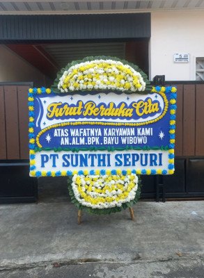 Papan Bunga Duka di Lingkar Barat